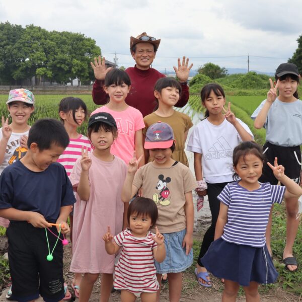 ちびっ子田植え大会