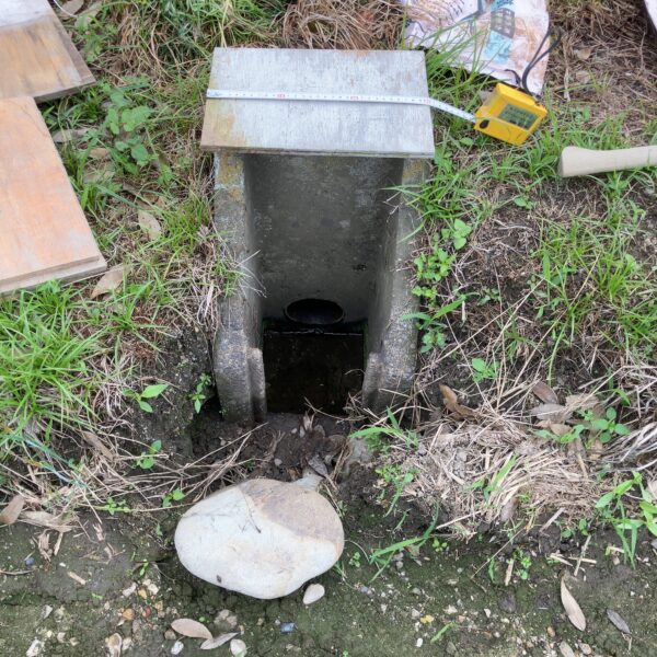水口の管理。水量調整は早苗に新鮮な水を供給できるかのカギを握る